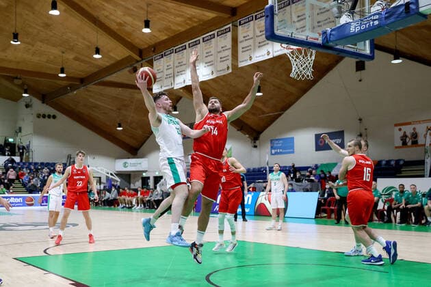 2023 FIBA Men s EuroBasket Qualifier, National Basketball Arena, Tallaght, Dublin 28 11 2021 Ireland vs Austria Ireland s Jordan Blount and Jozo Rados of Austria Jordan Blount and Jozo Rados 28 11 2021  Copyright: x INPHO BryanxKeanex INP29771