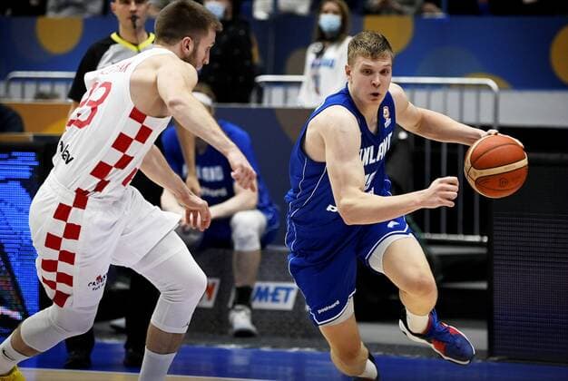 Elias Valtonen of Finland and Mateo Dreznjak of Croatia during World Championships qualification match Finland vs. Croatia in Espoo, Finland, November 28, 2021. Espoo Finland LKLAPA20211128192018U760  Copyright: xAnttixAimo-Koivistox