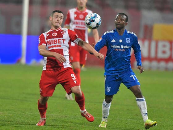 Gabriel Andrei Torje and Samuel Asamoah in the football match between Dinamo Bucharest and FC U Craiova, counting for Liga 1 Casa Pariurilor, played on Dinamo Stadium in Bucharest, Friday, November 26, 2021 Bucharest Copyright: xRazvanxPasarica SPORTxPICTURESx