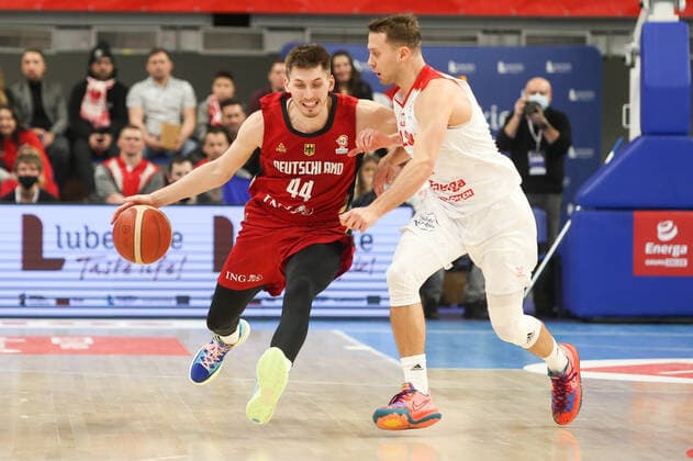 Basketball, WM Quali, Polen - Deutschland 2021.11.28 Lublin Koszykowka Kwalifikacje do Mistrzostw Swiata 2023 Polska - Niemcy N z David Kramer Jakub Garbacz Foto Wojciech Szubartowski Press Focus 2021.11.28 Lublin FIBA Basketball World Cup 2023 European Qualifiers Poland - Germany David Kramer Jakub Garbacz Credit: Wojciech Szubartowski Press Focus NEWSPIX.PL --- Newspix.pl  20211128PF_WS012