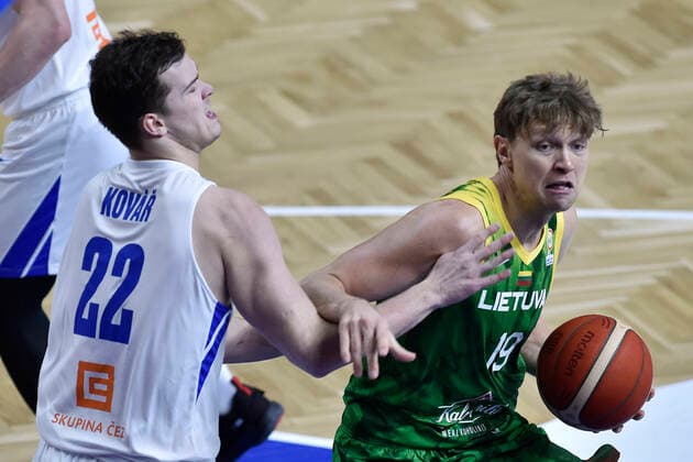 Basketball, WM Quali, Tschechien - Litauen L-R Lubos Kovar of Czech and Mindaugas Kuzminskas of Lithuania in action during the Czech Republic vs Lithuania match, qualifier for 2023 Basketball World Cup, in Opava, Czech Republic, on Monday, November 29, 2021. (CTKxPhoto JaroslavxOzana) CTKPhotoP2021112907564  JAO 01