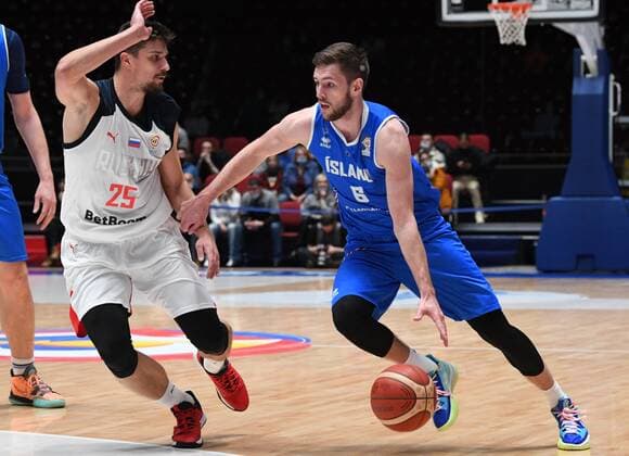 Basketball, WM Quali, Island - Russland Russia Basketball 2023 World Cup Qualifiers Iceland - Russia 6708427 29.11.2021 Russia?s Anton Astapkovich and Iceland?s Jon Axel Gudmundsson struggle for the ball during the Basketball World Cup 2023 qualifying match between Iceland and Russia at Yubileyniy Complex in St. Petersburg, Russia. Alexei Danichev Sputnik St. Petersburg Russia  Copyright: xAlexeixDanichevx