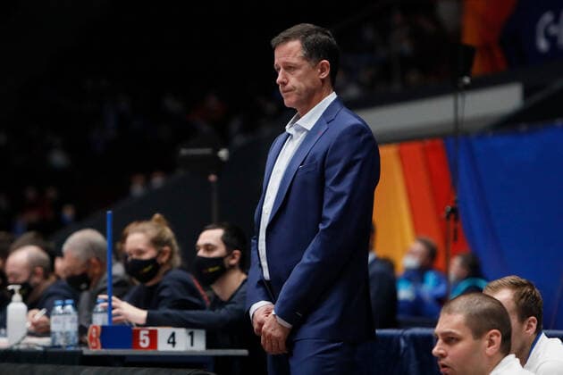 Basketball, WM Quali, Island - Russland Russia V Iceland - FIBA Basketball World Cup 2023 Qualifiers Iceland head coach Craig Pedersen looks on during the FIBA Basketball World Cup 2023 Qualifying Tournament match between Russia and Iceland on November 29, 2021 at Yubileyny Sports Palace in Saint Petersburg, Russia. Saint Petersburg Russia  Copyright: xMikexKireevx originalFilename:kireev-notitle211129_npEpK.jpg
