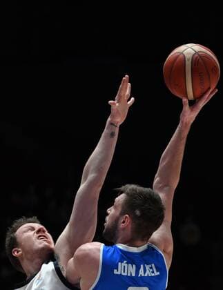 Basketball, WM Quali, Island - Russland Russia Basketball 2023 World Cup Qualifiers Iceland - Russia 6708487 29.11.2021 Iceland?s Jon Axel Gudmundsson plays against Russia s Dmitry Kulagin during the Basketball World Cup 2023 qualifying match between Iceland and Russia at Yubileyniy Complex in St. Petersburg, Russia. Alexei Danichev Sputnik St. Petersburg Russia  Copyright: xAlexeixDanichevx