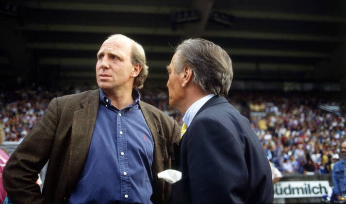 27.07.91 VfB Stuttgart - Inter Mailand Deutschland, Stuttgart, 27.07.1991, Fussball, Bundesliga, Testspiel, VfB Stuttgart - Inter Mailand (2:1): v.l. Dieter Hoeneß (Manager VfB Stuttgart), Gerhard Mayer-Vorfelder (Präsident VfB Stuttgart). *** 27 07 91 VfB Stuttgart Inter Milan Germany, Stuttgart, 27 07 1991, Football, Bundesliga, Test match, VfB Stuttgart Inter Milan 2 1 v l Dieter Hoeneß Manager VfB Stuttgart , Gerhard Mayer Vorfelder President VfB Stuttgart