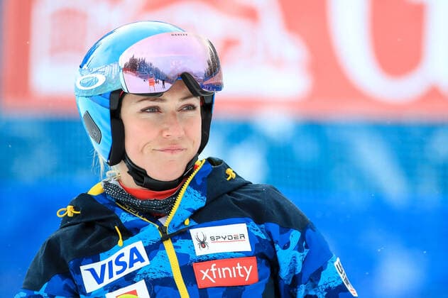 ALPINE SKIING - FIS WC Lake Louise LAKE LOUISE,CANADA,30.NOV.21 - ALPINE SKIING - FIS World Cup, downhill training, ladies. Image shows Mikaela Shiffrin (USA). Keywords: course inspection.  GEPAxpictures xMarioxBuehner