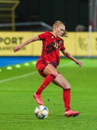 King Power Stadium - Den Dreef Janice Cayman (11) of Belgium in action during a female soccer game between the national teams of Belgium , called the Red Flames and Poland in the sixth game in the qualification for the FIFA Women?s World Cup in group F , on tuesday 30 November 2021 in Leuven , Belgium . PHOTO SPORTPIX SEVIL OKTEM SOCCER WOMEN BELGIUM VS POLAND SEVIL OKTEM BELGIUM VS POLAND 