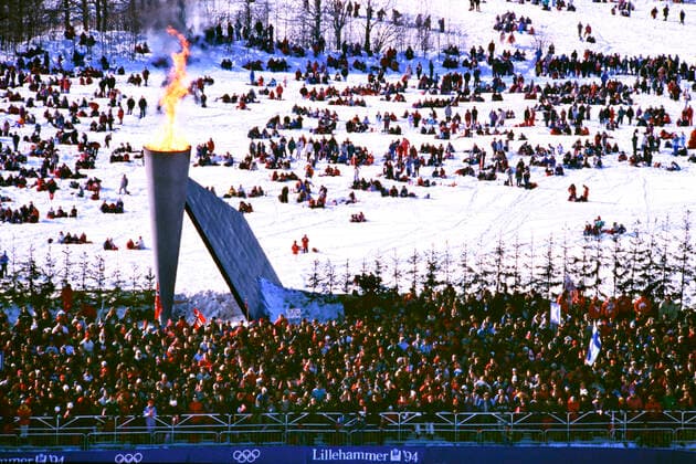 ZUSCHAUER in LILLEHAMMER Olympische Winterspiele 1994 in Lillehammer vom 12. bis zum 27. Februar 1994 am 19. 02.1994 in Lillehammer *** WATCHER in LILLEHAMMER Olympic Winter Games 1994 in Lillehammer from 12 to 27 February 1994 on 19 02 1994 in Lillehammer