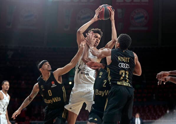02 12 2021, Euroleague, FC Bayern Basketball vs Villeurbanne , Basketball, Audi Dome Muenchen, Sports, in the picture Nick Weiler Babi FCB Basketball , Victor Wembabyam ASVEL Villeurbanne , Augustine Rubit FCB Basketball