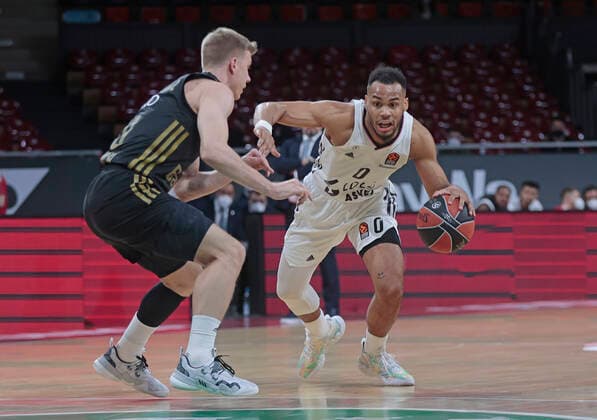 02 12 2021, Euroleague, FC Bayern Basketball vs Villeurbanne , Basketball, Audi Dome Muenchen, Sports, in the picture Ognjen Jaramaz FCB Basketball vs Elie Okobo ASVEL Villeurbanne