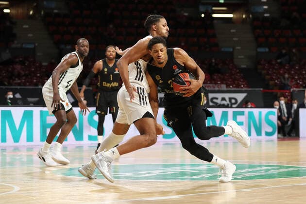 Duel between William Howard ASVEL Villeurbanne, 25 and Augustine Rubit Bayern Basketball, 21 GER, FC Bayern Basketball vs LDLC ASVEL Villeurbanne, Basketball, EuroLeague, Season 2021 2022, 02 12 2021, GER, FC Bayern Basketball vs LDLC ASVEL Villeurbanne, Basketball, EuroLeague, Season 2021 2022, 02 12 2021, Munich. Copyright: xEIBNER MarcelxEngelbrechtx EP_EER