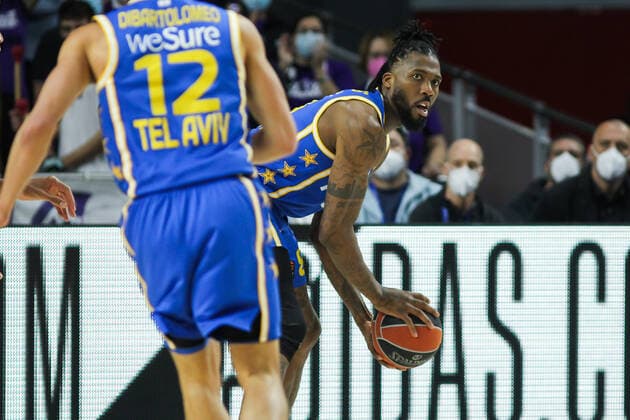 December 2, 2021, MADRID, MADRID, SPAIN: Jalen Reynolds of Maccabi Tel Aviv in action during Turkish Airlines EuroLeague basketball match played between Real Madrid and Maccabi Tel Aviv at Wizink Center on December 2, 2021, in Madrid, Spain. MADRID SPAIN - ZUMAa181 20211202_zaa_a181_076 Copyright: xIrinaxR.xHipolitox