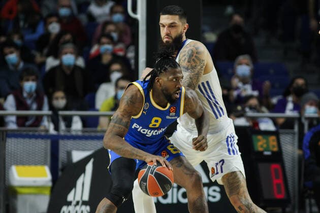 December 2, 2021, MADRID, MADRID, SPAIN: Jalen Reynolds of Maccabi Tel Aviv and Vicent Poirier of Real Madrid in action during Turkish Airlines EuroLeague basketball match played between Real Madrid and Maccabi Tel Aviv at Wizink Center on December 2, 2021, in Madrid, Spain. MADRID SPAIN - ZUMAa181 20211202_zaa_a181_080 Copyright: xIrinaxR.xHipolitox