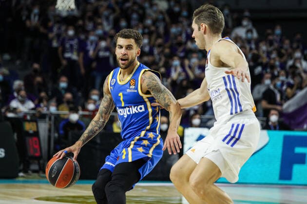 December 2, 2021, MADRID, MADRID, SPAIN: Scottie Wilbekin of Maccabi Tel Aviv and Fabian Causer of Real Madrid in action during Turkish Airlines EuroLeague basketball match played between Real Madrid and Maccabi Tel Aviv at Wizink Center on December 2, 2021, in Madrid, Spain. MADRID SPAIN - ZUMAa181 20211202_zaa_a181_143 Copyright: xIrinaxR.xHipolitox