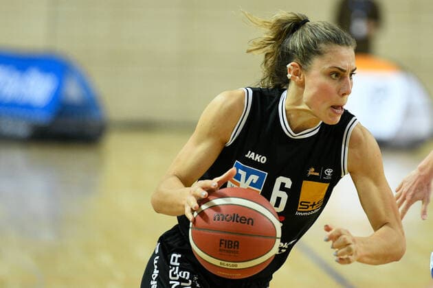 Halle, Germany 02 December 2021 1 BBL Women 2021 2022 Gisa Lions SV Halle vs BC Pharmaserv Marburg Theresa Simon Marburg SWH arena Sachsen Anhalt Copyright: xFotostandx xxBallaschx