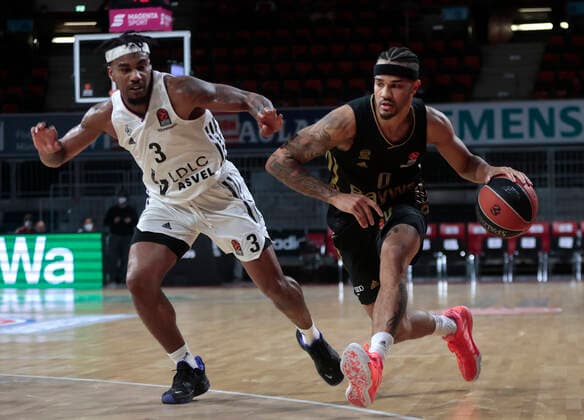 02 12 2021, Euroleague, FC Bayern Basketball vs Villeurbanne , Basketball, Audi Dome Muenchen, Sports, in the picture Chris Jones ASVEL Villeurbanne vs Nick Weiler Babi FCB Basketball