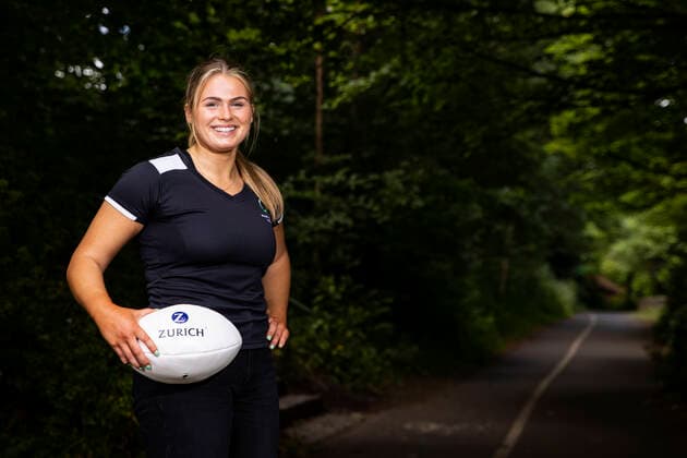Rugby, Fotoshooting mit Player of the Year Award Gewinner Robbie Henshaw und Dorothy Wall *UNDER STRICT EMBARGO UNTIL FRIDAY DECEMBER 3RD AT 15:00PM* EDITORIAL USE ONLY 2021 Zurich Men™s & Women s Players™ Player of the Year Award Winners Announced 3 12 2021 Pictured is Dorothy Wall who today was announced as 2021 Zurich Women™s Players™ Player of the Year and was also named the Whoop Women™s Young Player of the Year which was being awarded for the first time. Wall wins both awards after being chosen as the standout performer in both categories by her fellow players. Wall was one of Ireland™s most impressive players as they finished third in last season™s Women™s Six Nations. Dorothy Wall 3 12 2021  Copyright: x INPHO TommyxDicksonx B48I9938