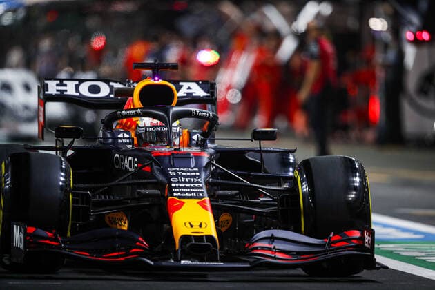 33 VERSTAPPEN Max (nld), Red Bull Racing Honda RB16B, action during the Formula 1 stc Saudi Arabian Grand Prix 2021, 21th round of the 2021 FIA Formula One World Championship, WM, Weltmeisterschaft from December 3 to 5, 2021 on the Jeddah Corniche Circuit, in Jeddah, Saudi Arabia - F1 - SAUDI ARABIAN GRAND PRIX 2021 DPPI Panoramic  00121043__V2_4584.JPG