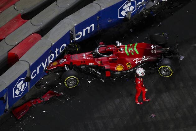 16 LECLERC Charles (mco), Scuderia Ferrari SF21, crash, accident, during the Formula 1 stc Saudi Arabian Grand Prix 2021, 21th round of the 2021 FIA Formula One World Championship, WM, Weltmeisterschaft from December 3 to 5, 2021 on the Jeddah Corniche Circuit, in Jeddah, Saudi Arabia - F1 - SAUDI ARABIAN GRAND PRIX 2021 DPPI Panoramic  00121043_FG0O1600.JPG