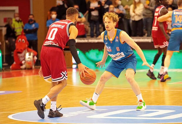 03 12 2021, xovx, Basketball 1 Bundesliga, easy Credit BBL, JobStairs Gießen 46ers ratiopharm Ulm v l Kendale McCullum Gießen 46ers , Per Günther ratiopharm Ulm Gießen Sporthalle Ost Hessen Germany EN