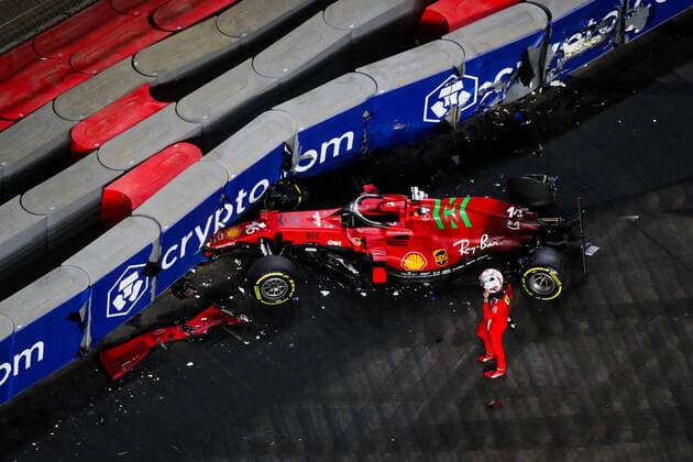 Bilder des Jahres 2021, Sport 12 Dezember Sport Themen der Woche KW48 Sport Bilder des Tages 16 LECLERC Charles (mco), Scuderia Ferrari SF21, action crash, accident, during the Formula 1 stc Saudi Arabian Grand Prix 2021, 21th round of the 2021 FIA Formula One World Championship, WM, Weltmeisterschaft from December 3 to 5, 2021 on the Jeddah Corniche Circuit, in Jeddah, Saudi Arabia - F1 - SAUDI ARABIAN GRAND PRIX 2021 DPPI Panoramic  20211203_GOODEN_FG0O1612