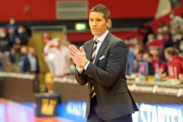 03 12 2021, xovx, Basketball 1 Bundesliga, easy Credit BBL, JobStairs Gießen 46ers ratiopharm Ulm coach Jaka Lakovic ratiopharm Ulm Gießen Sporthalle Ost Hessen Germany EN