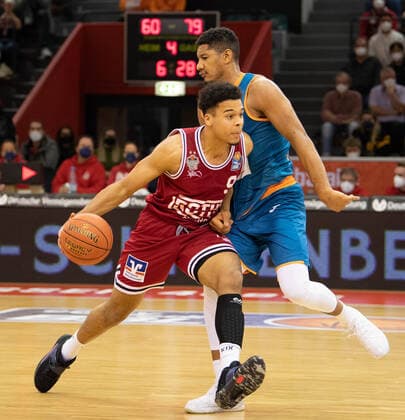 03 12 2021, xsltx, Basketball BBL Bundesliga, Giessen 46ers ratiopharm ulm emspor, v l Maximilian Maalik Begue Shooting Guard Jobstairs Giessen 46ers , Karim Jallow Small Forward Ratiopharm Ulm DFL DFB REGULATIONS PROHIBIT ANY USE OF PHOTOGRAPHS as IMAGE SEQUENCES and or QUASI VIDEO Giessen