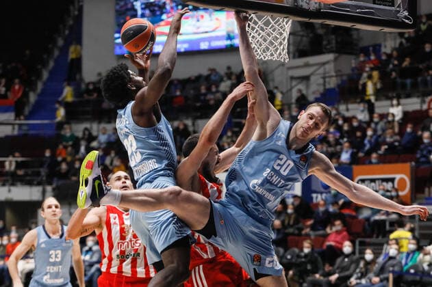 Zenit St Petersburg V Crvena Zvezda Mts Belgrade - Turkish Airlines EuroLeague Alex Poythress 22 and Andrey Zubkov 20 of Zenit in action against Nikola Kalinic 12 of Crvena Zvezda during the EuroLeague Basketball match between Zenit St. Petersburg and Crvena Zvezda mts Belgrade on December 3, 2021 at Sibur Arena in Saint Petersburg, Russia. Saint Petersburg Russia  Copyright: xMikexKireevx originalFilename:kireev-notitle211203_npTDf.jpg