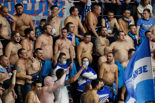 December 3, 2021, Saint Petersburg, Russia: Zenit supporters seen in action during the Turkish Airlines Euroleague basketball match between Zenit Saint Petersburg and Crvena Zvezda Mts Belgrade at Sibur Arena in Saint Petersburg. Saint Petersburg Russia - ZUMAs197 20211203_zaa_s197_208 Copyright: xMaksimxKonstantinovx