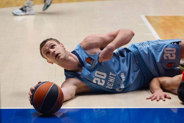 December 3, 2021, Saint Petersburg, Russia: Andrey Zubkov (No.20) of Zenit seen in action during the Turkish Airlines Euroleague basketball match between Zenit Saint Petersburg and Crvena Zvezda Mts Belgrade at Sibur Arena in Saint Petersburg. Saint Petersburg Russia - ZUMAs197 20211203_zaa_s197_216 Copyright: xMaksimxKonstantinovx