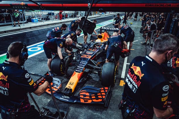 (211204) -- JEDDAH, Dec. 4, 2021 -- Red Bull s driver Max Verstappen of the Netherlands attends the first practice for Formula 1 STC Saudi Arabian Grand Prix 2021 on the brand-new Jeddah Corniche Circuit in Jeddah, Saudi Arabia, Dec. 3, 2021. (Saudi Arabian Ministry of Media Handout via Xinhua) (SP)SAUDI ARABIA-JEDDAH-F1-OPENING PARACTICE-GRAND PRIX 2021 WangxHaizhou 