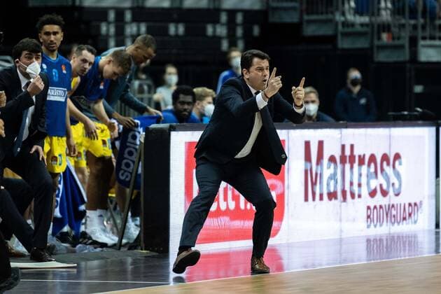 Basketball Berlin 03 12 2021 Season 2021 2022 Euroleague Regular Season Alba Berlin AX Armani Exchange Milan Israel Gonzalez Alba Berlin, coach.