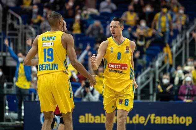 Basketball Berlin 03 12 2021 Season 2021 2022 Euroleague Regular Season Alba Berlin AX Armani Exchange Milan Marcus Eriksson Alba Berlin, No 08 Louis Olinde Alba Berlin, No 19 Jubel