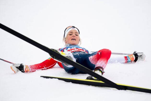 Bilder des Jahres 2021, Sport 12 Dezember Sport Themen der Woche KW48 Sport Bilder des Tages 211204 Therese Johaug of Norway after the Women s Cross Country Skiing 10 km Free Technique interval start during the FIS Cross-Country World Cup on December 4, 2021 in Lillehammer. Photo: Marius Simensen BILDBYRAN COP 238 MM0004 skidor cross-country skiing langrenn världscupen fis cross country world cup fristil free technique dam bbeng depp *** 211204 Therese Johaug of Norway after the Women s Cross Country Skiing 10 km Free Technique interval start during the FIS Cross Country World Cup on December 4, 2021 in Lillehammer Photo Marius Simensen BILDBYRAN COP 238 MM0004 skidor cross country skiing langrenn världscupen fis cross country world cup fristil free technique dam bbeng depp,  Copyright: MARIUSxSIMENSEN BB211204BB208