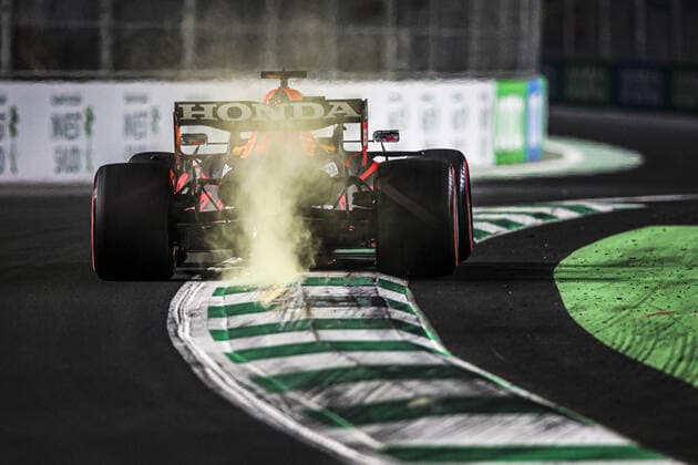 33 VERSTAPPEN Max (nld), Red Bull Racing Honda RB16B, action during the Formula 1 stc Saudi Arabian Grand Prix 2021, 21th round of the 2021 FIA Formula One World Championship, WM, Weltmeisterschaft from December 3 to 5, 2021 on the Jeddah Corniche Circuit, in Jeddah, Saudi Arabia - F1 - SAUDI ARABIAN GRAND PRIX 2021 DPPI Panoramic  00121043_FG0O2205.JPG