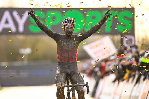 Bilder des Jahres 2021, Sport 12 Dezember Sport Themen der Woche KW48 Sport Bilder des Tages BOOM, BELGIUM - DECEMBER 04 : VAN AERT Wout (BEL) of TEAM JUMBO - VISMA pictured during the Superprestige Cyclocross race in Boom. Leg 5 out of 8. on December 4, 2021 in Boom, Belgium, 4 12 2021 ( CYCLOCROSS BOOM 2021 PhotoNews Panoramic 