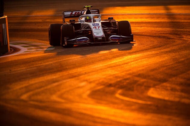 47 SCHUMACHER Mick (ger), Haas F1 Team VF-21 Ferrari, action during the Formula 1 stc Saudi Arabian Grand Prix 2021, 21th round of the 2021 FIA Formula One World Championship, WM, Weltmeisterschaft from December 3 to 5, 2021 on the Jeddah Corniche Circuit, in Jeddah, Saudi Arabia - F1 - SAUDI ARABIAN GRAND PRIX 2021 DPPI Panoramic  20211204_GOODEN_FG0O1911