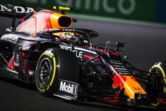 11 PEREZ Sergio (mex), Red Bull Racing Honda RB16B, action during the Formula 1 stc Saudi Arabian Grand Prix 2021, 21th round of the 2021 FIA Formula One World Championship, WM, Weltmeisterschaft from December 3 to 5, 2021 on the Jeddah Corniche Circuit, in Jeddah, Saudi Arabia - F1 - SAUDI ARABIAN GRAND PRIX 2021 DPPI Panoramic  00121043_FG0O2803.JPG