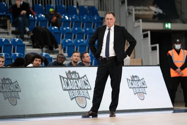 Branislav Ignjatovic MLP Academics Heidelberg,Head Coach at the BBL match of the MLP Academics Heidelberg vs BG Goettingen in the 1 Basketball Bundesliga on 04 12 2021 MLP Academics Heidelberg vs BG Goettingen, Basketball, Easycredit BBL, 04 12 2021 Heidelberg Copyright: xEibner-Pressefotox xMichaelxBermelx