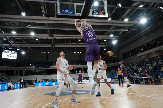 Philipp Hartwich BG Goettingen, 15 at the dunk during the BBL match of MLP Academics Heidelberg vs BG Goettingen in the 1 Basketball Bundesliga on 04 12 2021 MLP Academics Heidelberg vs BG Goettingen, Basketball, Easycredit BBL, 04 12 2021 Heidelberg Copyright: xEibner-Pressefotox xMichaelxBermelx