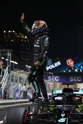 HAMILTON Lewis (gbr), Mercedes AMG F1 GP W12 E Performance, portrait during the Formula 1 stc Saudi Arabian Grand Prix 2021, 21th round of the 2021 FIA Formula One World Championship, WM, Weltmeisterschaft from December 3 to 5, 2021 on the Jeddah Corniche Circuit, in Jeddah, Saudi Arabia - F1 - SAUDI ARABIAN GRAND PRIX 2021 DPPI Panoramic  00121043_FGO07615.JPG-2