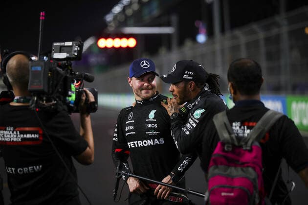BOTTAS Valtteri (fin), Mercedes AMG F1 GP W12 E Performance, HAMILTON Lewis (gbr), Mercedes AMG F1 GP W12 E Performance, portrait during the Formula 1 stc Saudi Arabian Grand Prix 2021, 21th round of the 2021 FIA Formula One World Championship, WM, Weltmeisterschaft from December 3 to 5, 2021 on the Jeddah Corniche Circuit, in Jeddah, Saudi Arabia - F1 - SAUDI ARABIAN GRAND PRIX 2021 DPPI Panoramic 00121043_FGO07784.JPG