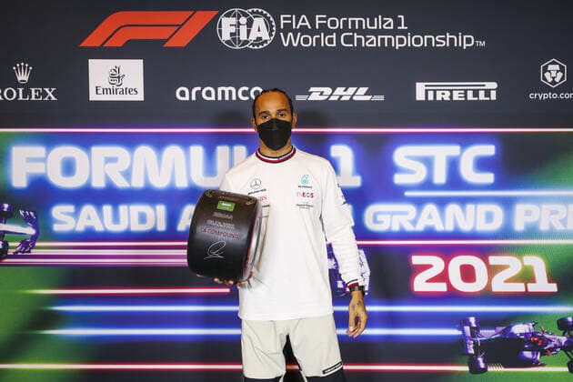 Pirelli pole trophy, HAMILTON Lewis (gbr), Mercedes AMG F1 GP W12 E Performance, portrait during the Formula 1 stc Saudi Arabian Grand Prix 2021, 21th round of the 2021 FIA Formula One World Championship, WM, Weltmeisterschaft from December 3 to 5, 2021 on the Jeddah Corniche Circuit, in Jeddah, Saudi Arabia - F1 - SAUDI ARABIAN GRAND PRIX 2021 DPPI Panoramic  00121043_FG0O2909.JPG