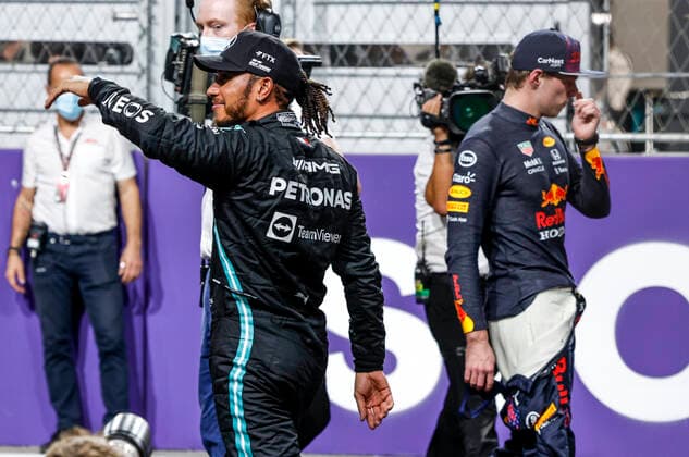 44 Lewis Hamilton GBR, Mercedes AMG Petronas F1 Team , 33 Max Verstappen NED, Red Bull Racing , F1 Grand Prix of Saudi Arabia at Jeddah Corniche Circuit on December 4, 2021 in Jeddah, Saudi Arabia Photo by HOCH ZWEI Jeddah Saudi Arabia