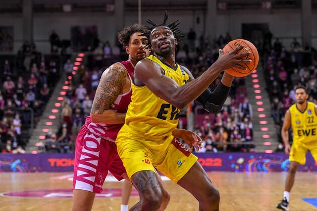 easyCredit BBL, Telekom Baskets Bonn vs EWE Baskets Oldenburg, 04 12 2021 , easyCredit BBL, Telekom Baskets Bonn vs EWE Baskets Oldenburg on 04 12 2021 at the Telekom Dome Bonn, Bonn North Rhine Westphalia Copyright: xBEAUTIFULxSPORTS Mueller-Laschetx