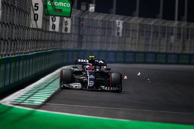 10 GASLY Pierre (fra), Scuderia AlphaTauri Honda AT02, action during the Formula 1 stc Saudi Arabian Grand Prix 2021, 21th round of the 2021 FIA Formula One World Championship, WM, Weltmeisterschaft from December 3 to 5, 2021 on the Jeddah Corniche Circuit, in Jeddah, Saudi Arabia - F1 - SAUDI ARABIAN GRAND PRIX 2021 DPPI Panoramic  20211204_GOODEN_FG0O2415