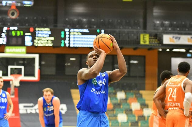 Marcell Crews PS Karlsruhe Lions 0 Marcell Crews PS Karlsruhe Lions 0 Basketball, BARMER 2 Basketball Bundesliga, Season 2010 22, RASTA Vechta PS Karlsruhe Lions, 4 12 2021, 12 Matchday, Rasta Dome Vechta Copyright: xWenzel Eibner-Pressefotox RVA