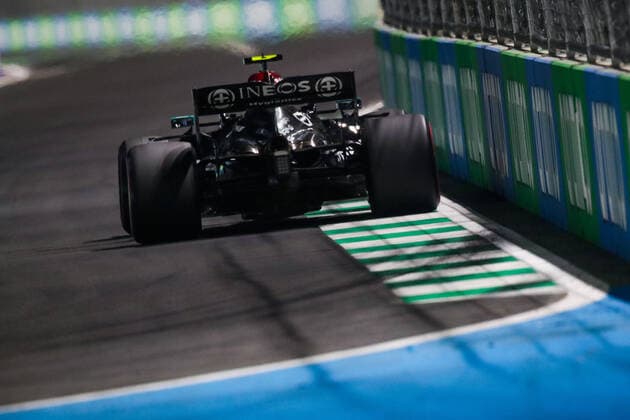 77 BOTTAS Valtteri (fin), Mercedes AMG F1 GP W12 E Performance, action during the Formula 1 stc Saudi Arabian Grand Prix 2021, 21th round of the 2021 FIA Formula One World Championship, WM, Weltmeisterschaft from December 3 to 5, 2021 on the Jeddah Corniche Circuit, in Jeddah, Saudi Arabia - F1 - SAUDI ARABIAN GRAND PRIX 2021 DPPI Panoramic  20211204_GOODEN_FG0O2583