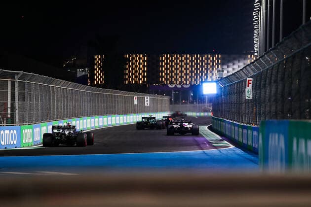 77 BOTTAS Valtteri (fin), Mercedes AMG F1 GP W12 E Performance, 09 MAZEPIN Nikita (rus), Haas F1 Team VF-21 Ferrari, 18 STROLL Lance (can), Aston Martin F1 AMR21, action during the Formula 1 stc Saudi Arabian Grand Prix 2021, 21th round of the 2021 FIA Formula One World Championship, WM, Weltmeisterschaft from December 3 to 5, 2021 on the Jeddah Corniche Circuit, in Jeddah, Saudi Arabia - F1 - SAUDI ARABIAN GRAND PRIX 2021 DPPI Panoramic  20211204_GOODEN_FGO07556