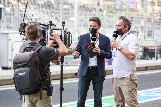 SENECAL Thomas (fr), chief editor Canal+, MONTAGNY Franck (fra), TV presenter commentateur Canal+, portrait during the Formula 1 stc Saudi Arabian Grand Prix 2021, 21th round of the 2021 FIA Formula One World Championship, WM, Weltmeisterschaft from December 3 to 5, 2021 on the Jeddah Corniche Circuit, in Jeddah, Saudi Arabia - F1 - SAUDI ARABIAN GRAND PRIX 2021 DPPI Panoramic  00121043_AV6_2200